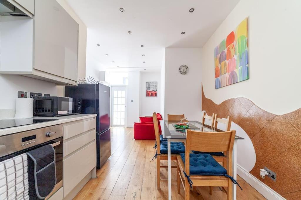 Spacious Retreat 2-Bed In Popular Camden Town London Kültér fotó